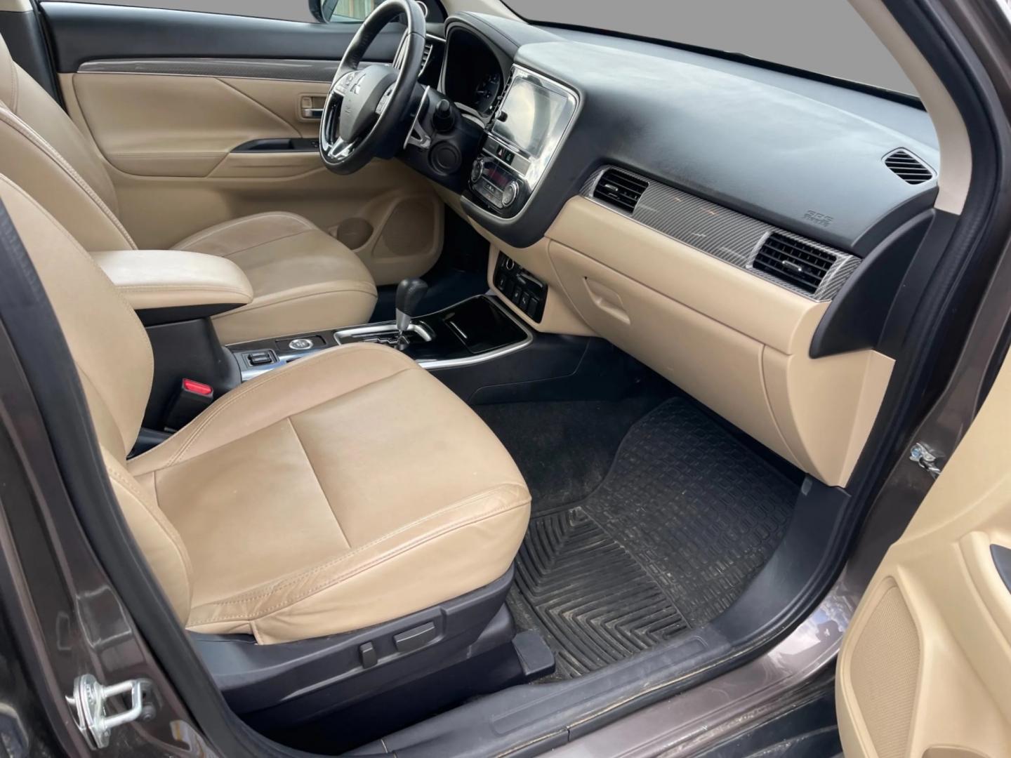 2019 Brown /Tan Mitsubishi Outlander GT Touring S-AWC (JA4JZ4AX7KZ) with an 3.0L SOHC V6 engine, 6-Speed Automatic transmission, located at 547 E. Main St., Orwell, OH, 44076, (440) 437-5893, 41.535435, -80.847855 - Photo#46